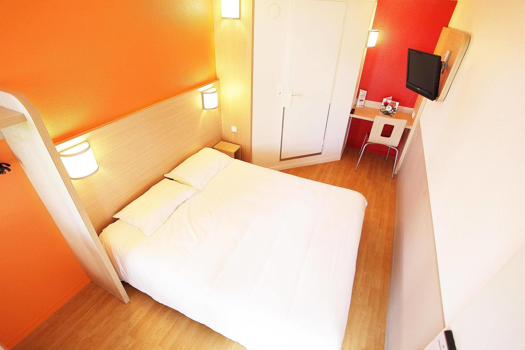 พรีเมียรคลาสออเร็นจ์ Hotel โอรองช์ ภายนอก รูปภาพ